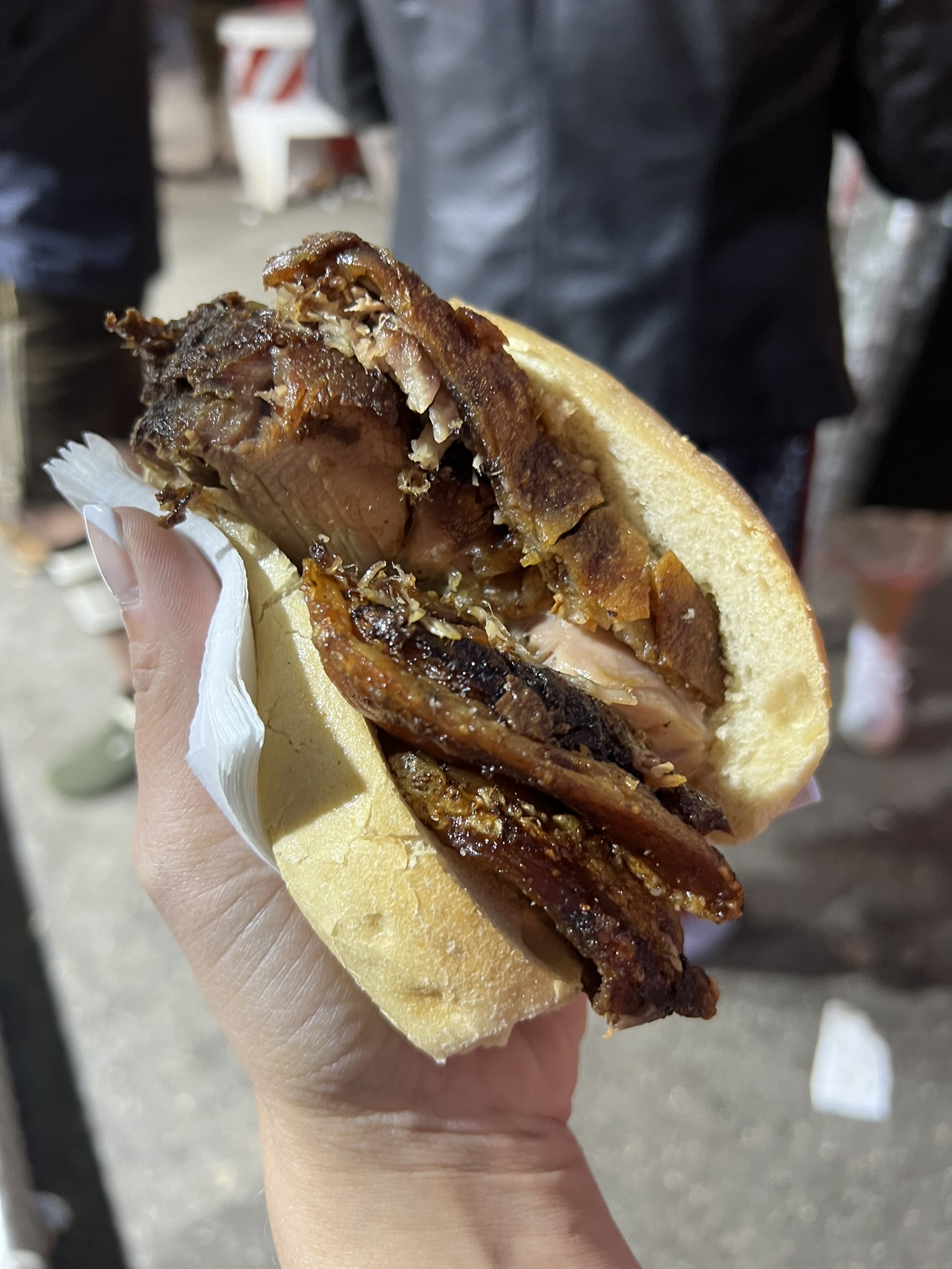 Schweinshaxe served in a semmel